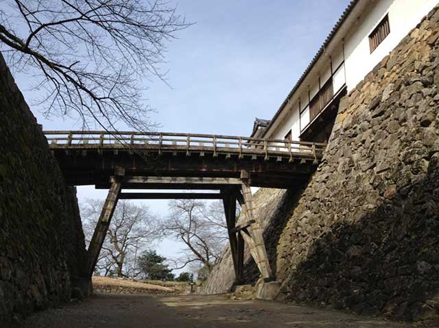 Hikone-Castle2.jpg