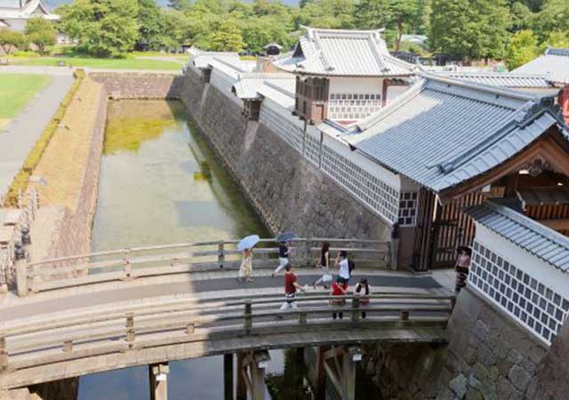 Kanazawa-Castle.2.jpg