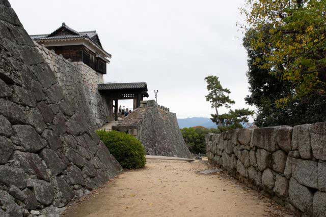 Matsuyama-Castle2.jpg