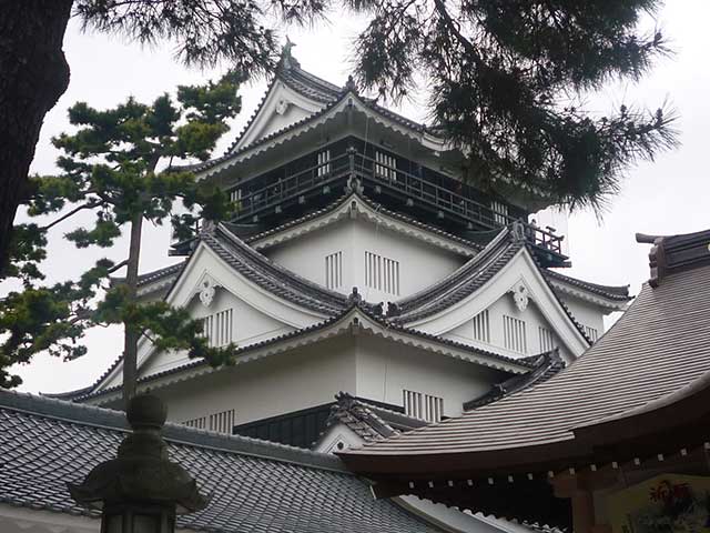 Okazaki-Castle.jpg